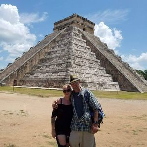 Meet your Posher, Casey